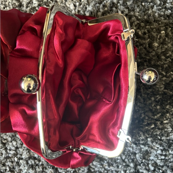 Red clutch purse - Picture 4 of 4